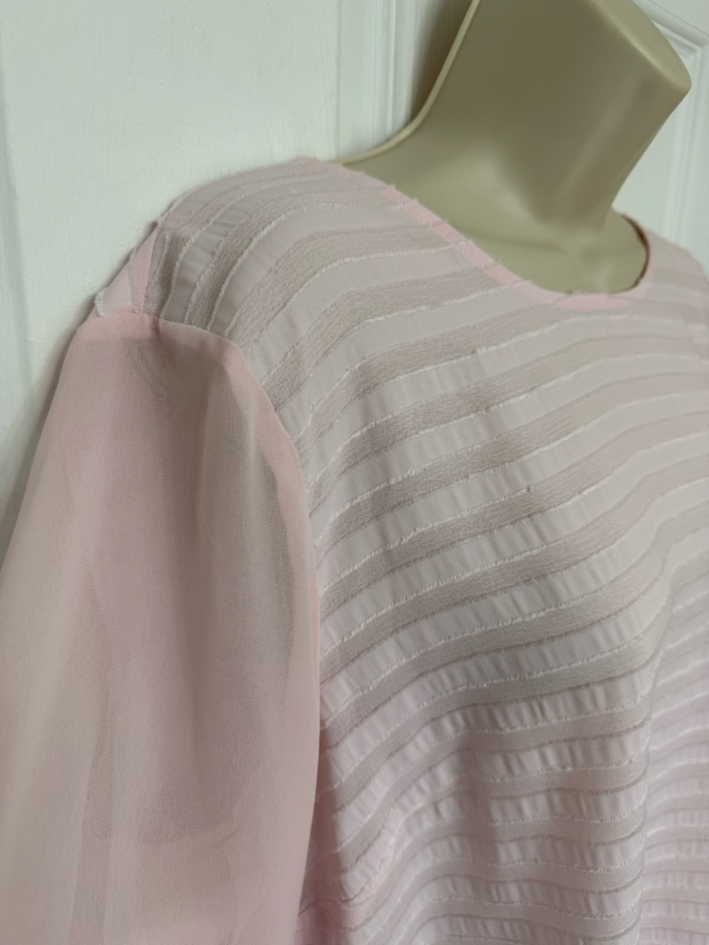 Vince Camuto Blush Pink Sheer Stripe Blouse L Lightweight Dressy Top - Picture 6 of 11